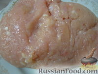 Фото приготовления рецепта: Нежные котлетки из куриного фарша с сыром и зеленью - шаг №2