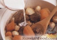 Фото приготовления рецепта: Рагу из говядины и овощей под картофельной корочкой - шаг №5