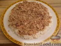 Фото приготовления рецепта: Слоеный салат "Мимоза" с рисом - шаг №7