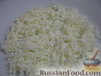 Фото приготовления рецепта: Салат "Мимоза" с рисом - шаг №8