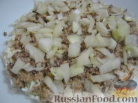 Фото приготовления рецепта: Салат "Мимоза" с рисом - шаг №11