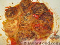 Фото к рецепту: Ленивые пельмени с овощным соусом