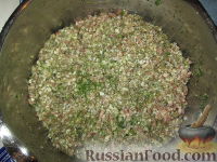 Фото приготовления рецепта: Ленивые пельмени с овощным соусом - шаг №3