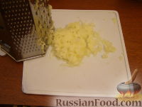 Фото приготовления рецепта: Салат "Мимоза" классический - шаг №7