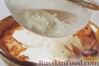 Фото приготовления рецепта: Помидоры, запеченные в сливках под сырной корочкой - шаг №3