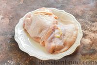 Фото приготовления рецепта: Курица, копченная на сковороде с чаем - шаг №2