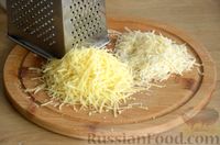 Фото приготовления рецепта: Молодая картошка, запечённая в молочно-грибном соусе с сыром - шаг №6