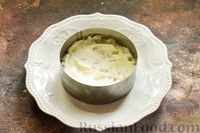 Фото приготовления рецепта: Салат "Мимоза" с печенью трески - шаг №8