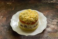 Фото приготовления рецепта: Салат "Мимоза" с печенью трески - шаг №15