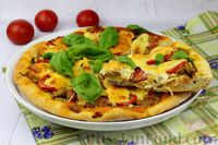 Фото к рецепту: Пицца с мясным фаршем, грибами, помидором и сыром