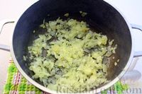 Фото приготовления рецепта: Рагу с курицей, цветной капустой и помидорами - шаг №3