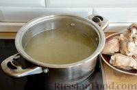 Фото приготовления рецепта: Куриный суп с малосольными огурцами - шаг №8