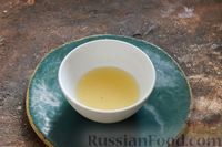 Фото приготовления рецепта: Сметанное желе с черешней и вишнёвым соком - шаг №2