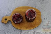 Фото приготовления рецепта: Варенье из вишни и клубники (на зиму) - шаг №11