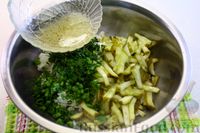 Фото приготовления рецепта: Рис с малосольными огурцами и зеленью - шаг №12
