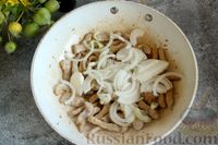 Фото приготовления рецепта: Свинина с кабачками в кисло-сладком соусе - шаг №6