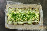 Фото приготовления рецепта: Рулетики из кабачков с крабовыми палочками, сыром и яйцами - шаг №9