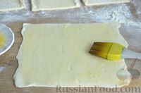 Фото приготовления рецепта: Краффины из слоёного теста, с шоколадом и корицей - шаг №4