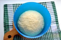 Фото приготовления рецепта: Бездрожжевые булочки на йогурте, с песочными "шапочками" - шаг №7