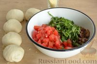 Фото приготовления рецепта: Пиццетты с помидорами, маслинами и моцареллой - шаг №10