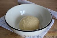 Фото приготовления рецепта: Дрожжевые лепёшки с мясом и сыром (в духовке) - шаг №6