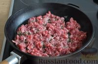 Фото приготовления рецепта: Дрожжевые лепёшки с мясом и сыром (в духовке) - шаг №8