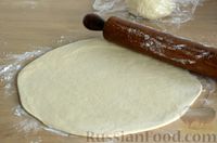 Фото приготовления рецепта: Дрожжевые лепёшки с мясом и сыром (в духовке) - шаг №15