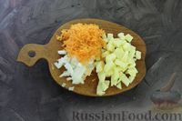 Фото приготовления рецепта: Суп со шпинатом и плавленым сыром - шаг №2