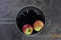 Фото приготовления рецепта: Вареники на кефире, с чёрной смородиной и яблоками - шаг №10