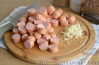 Фото приготовления рецепта: Рагу с картошкой, сладким перцем и сосисками - шаг №6