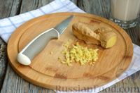 Фото приготовления рецепта: Имбирно-малиновый смузи с кефиром и овсянкой - шаг №4