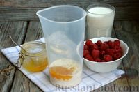 Фото приготовления рецепта: Имбирно-малиновый смузи с кефиром и овсянкой - шаг №5