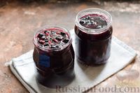 Фото приготовления рецепта: Чёрная смородина в собственном соку, без сахара (на зиму) - шаг №10