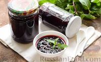 Фото к рецепту: Варенье из чёрной смородины с мятой