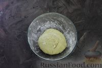 Фото приготовления рецепта: Открытый дрожжевой пирог с крыжовником и овсяно-ореховым штрейзелем - шаг №5