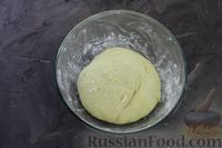 Фото приготовления рецепта: Открытый дрожжевой пирог с крыжовником и овсяно-ореховым штрейзелем - шаг №11