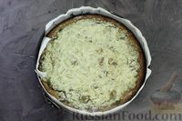 Фото приготовления рецепта: Открытый дрожжевой пирог с крыжовником и овсяно-ореховым штрейзелем - шаг №15