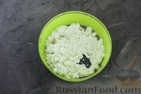 Фото приготовления рецепта: Ленивые творожные вареники с рисовой мукой и сырной начинкой - шаг №2