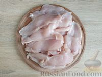 Фото приготовления рецепта: Отбивные из куриного филе в луково-майонезном кляре - шаг №2