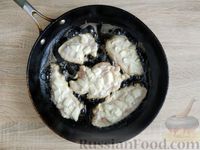 Фото приготовления рецепта: Отбивные из куриного филе в луково-майонезном кляре - шаг №11