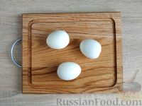 Фото приготовления рецепта: Салат с языком, огурцами и яйцами - шаг №8