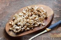 Фото приготовления рецепта: Штрудель с курицей, грибами и сыром - шаг №7
