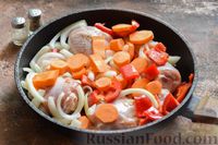 Фото приготовления рецепта: Овощное рагу с курицей и стручковой фасолью - шаг №7