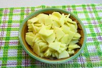 Фото приготовления рецепта: Картофельная тортилья с помидорами и колбасой (на сковороде, в духовке) - шаг №2
