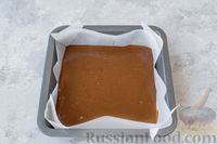 Фото приготовления рецепта: Брауни с малиной и творожной начинкой - шаг №10