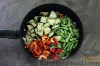 Фото приготовления рецепта: Баклажаны, цукини и стручковая фасоль с соевым соусом - шаг №3