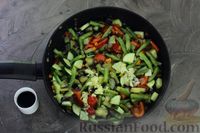 Фото приготовления рецепта: Баклажаны, цукини и стручковая фасоль с соевым соусом - шаг №5