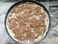 Фото приготовления рецепта: Шоколадно-кофейный творожный пирог (без муки) - шаг №17