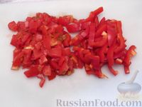 Фото приготовления рецепта: Рис с грибами, помидорами и болгарским перцем (в духовке) - шаг №9