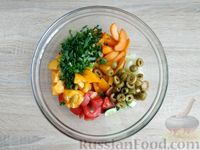 Фото приготовления рецепта: Овощной салат с абрикосами, сыром фета и оливками - шаг №8